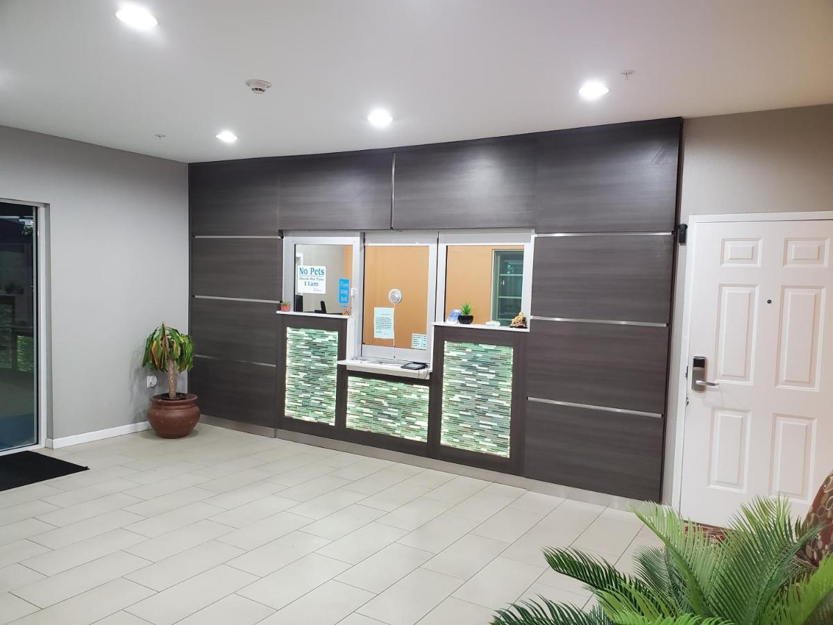 Haven Inn & Suites Willowbrook (Adults Only) Х'юстон Екстер'єр фото
